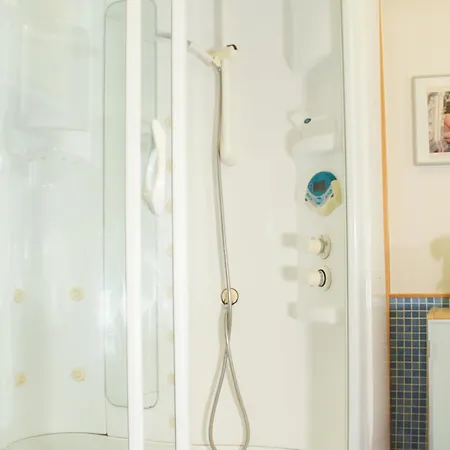 Séjour chez l'habitant Metro Amedeo - Stanza Privata Con Vasca Idromassaggio Naples